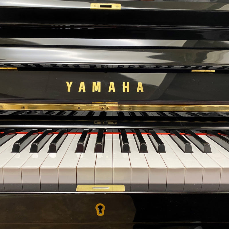 Yamaha U1F piano (1971)