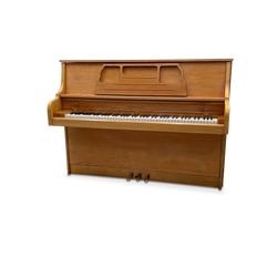 Neumann 110 piano