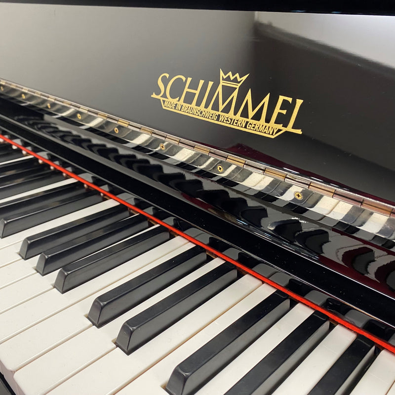 Schimmel C-108 piano (1975)
