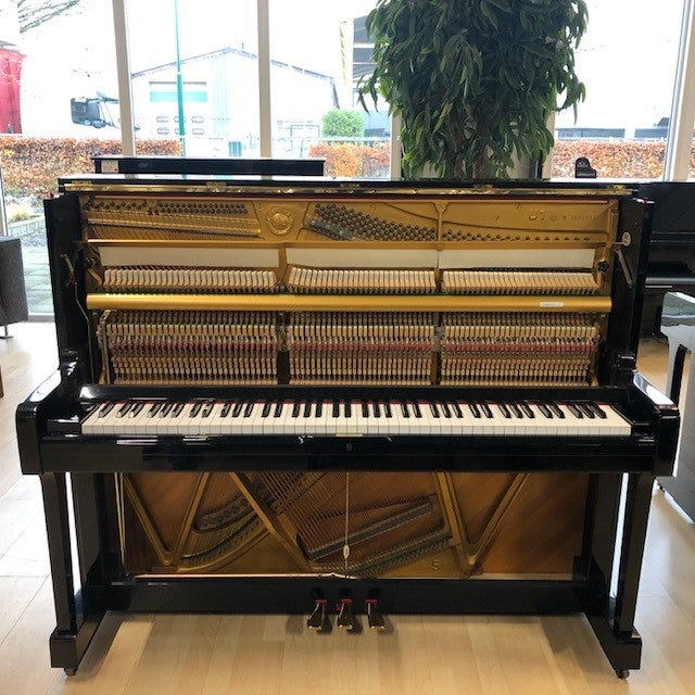 Yamaha U1M piano (1983)
